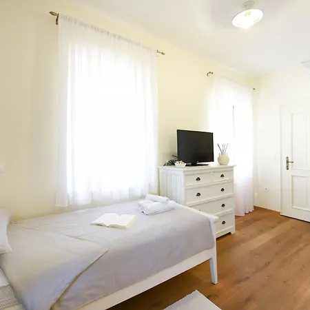 Danica Zadarvillas * Sukošan